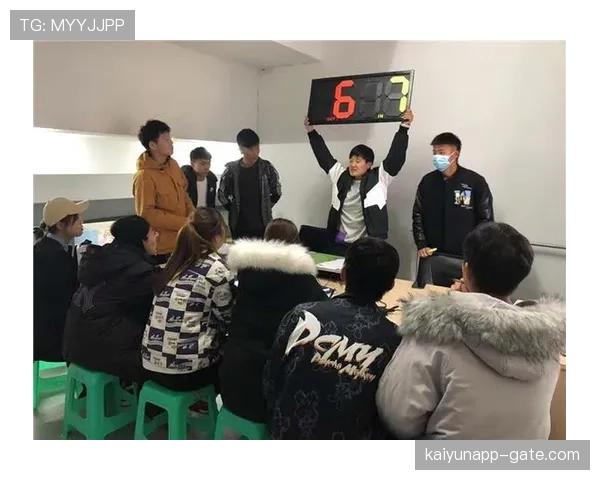 违规换人规则解析：判罚标准与实际应用细节讲解
